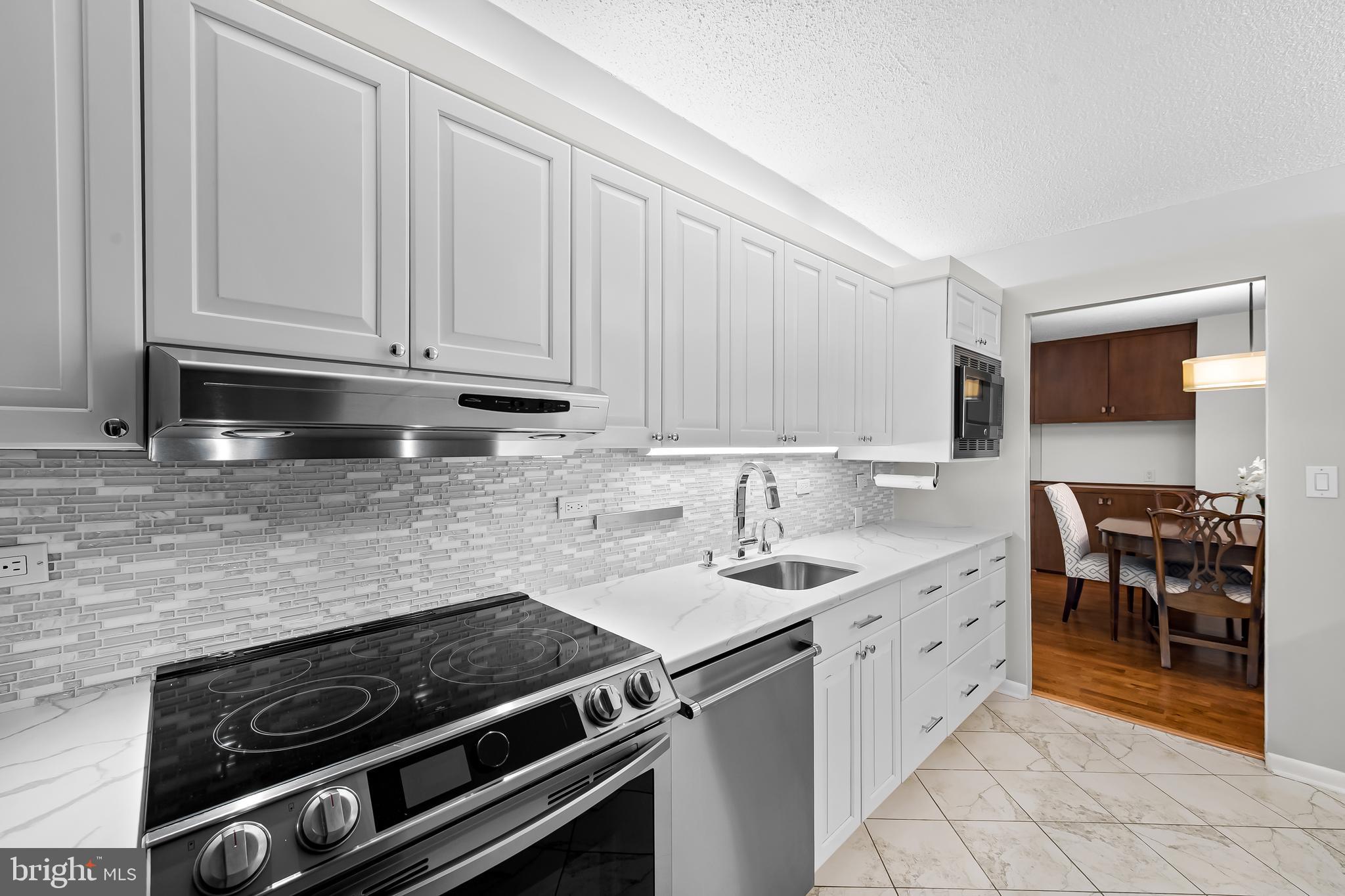 111 HAMLET HILL ROAD 1113