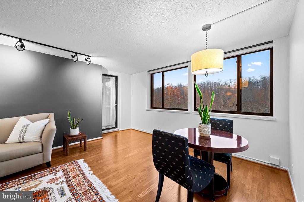 111 HAMLET HILL ROAD 1113