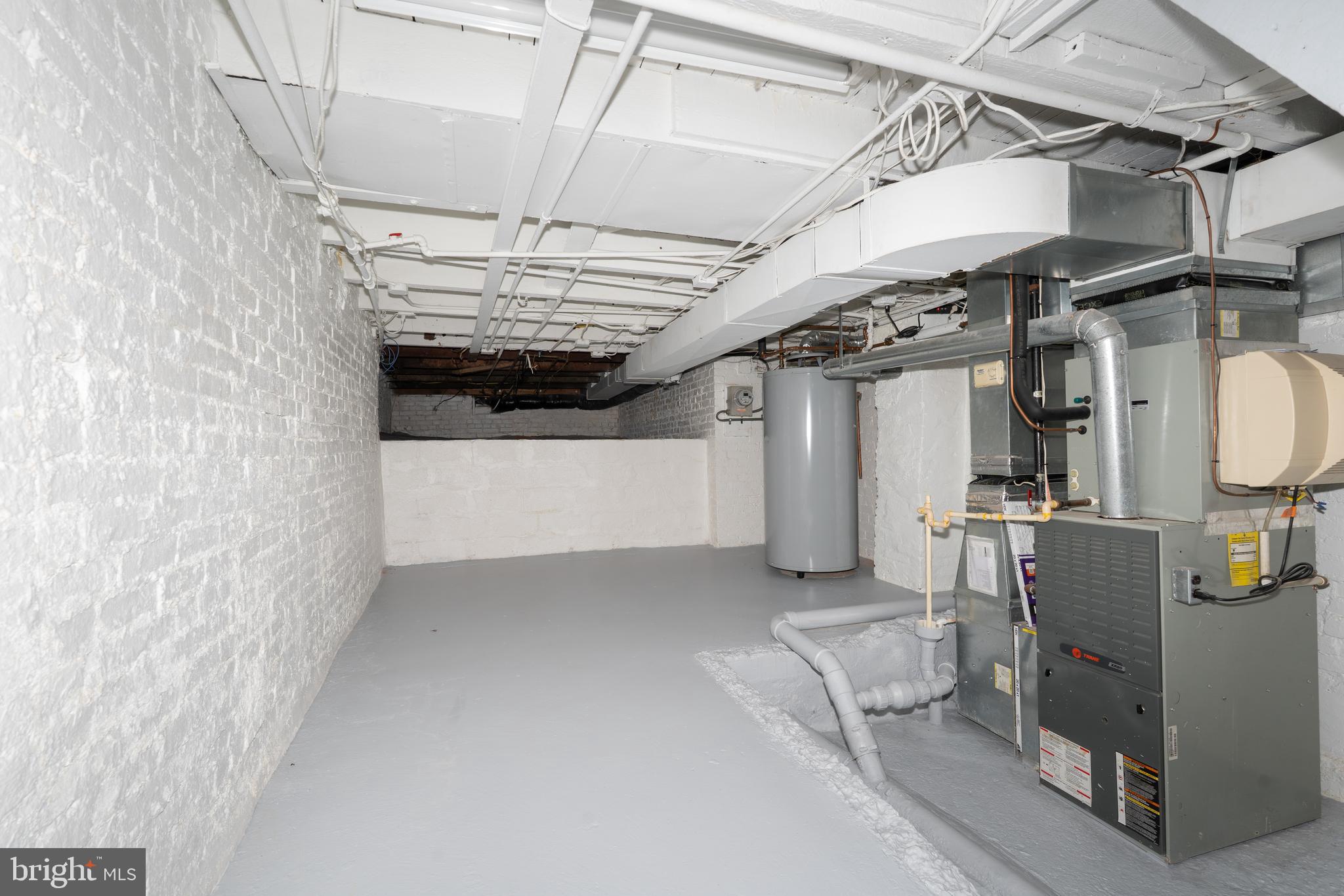 305 E HAMBURG STREET