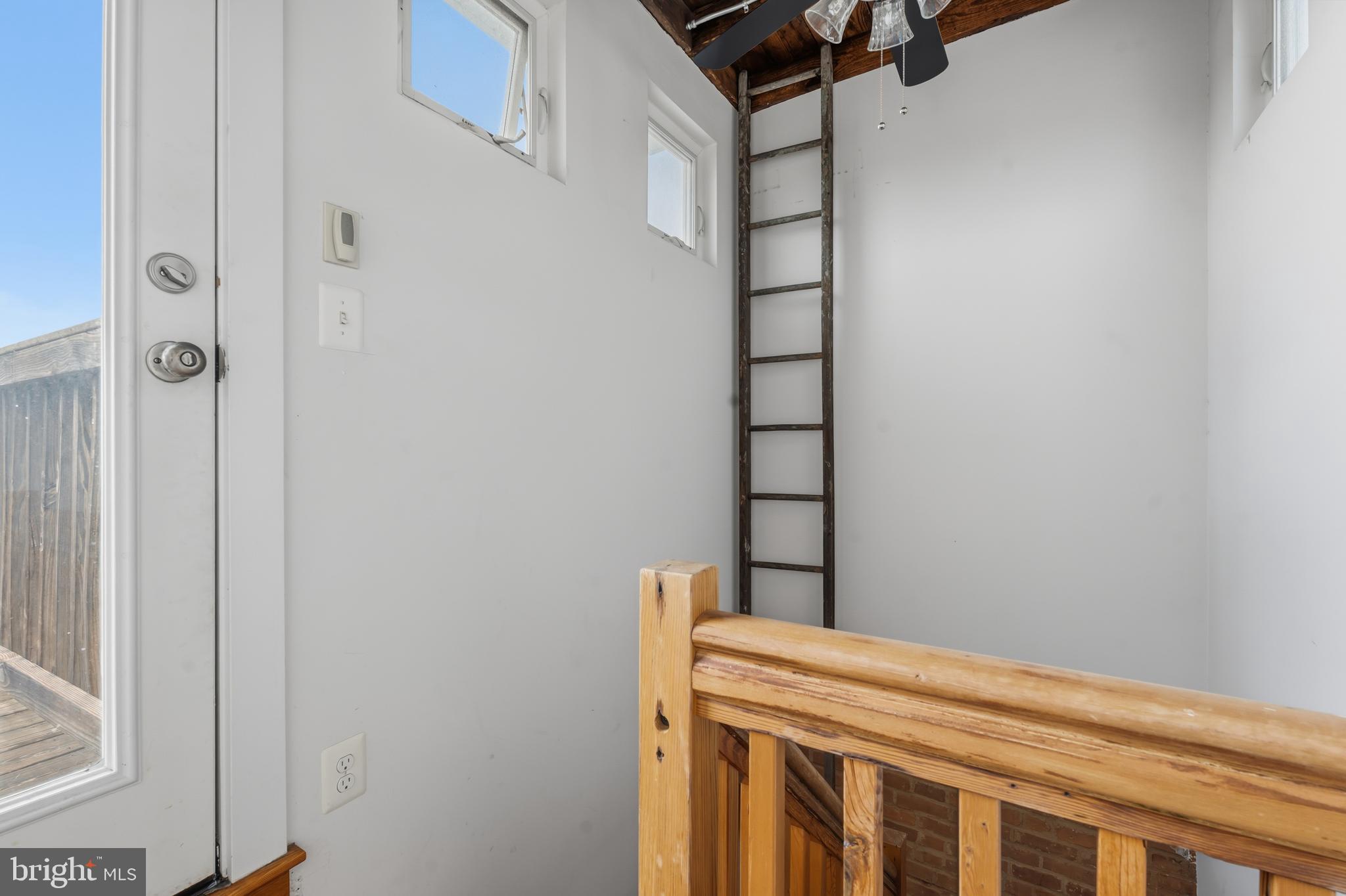 305 E HAMBURG STREET