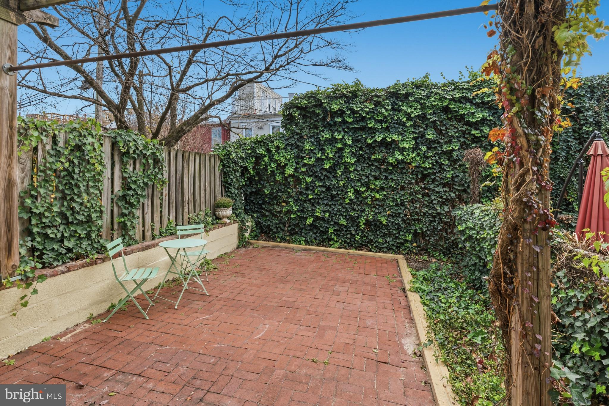 305 E HAMBURG STREET