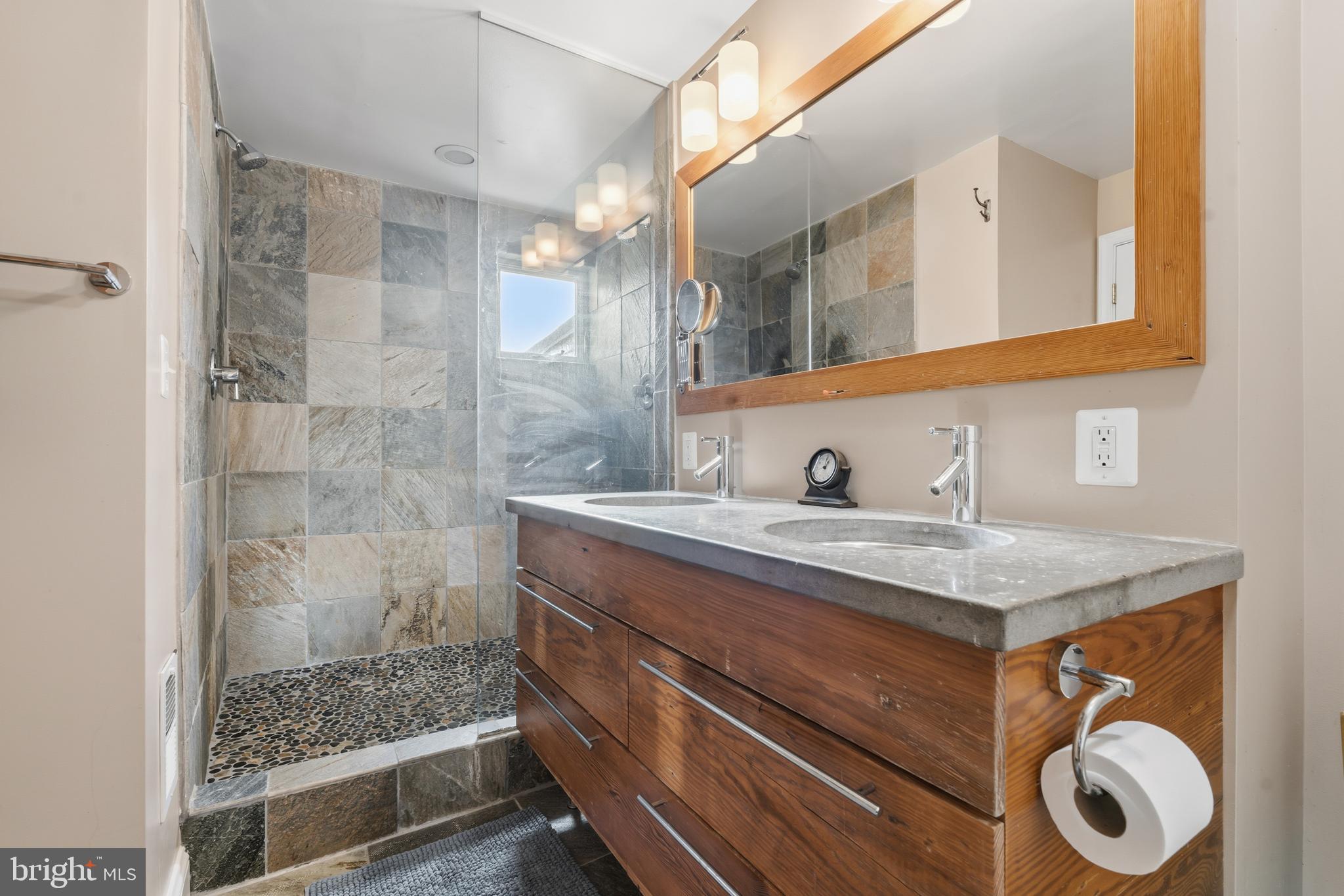 305 E HAMBURG STREET