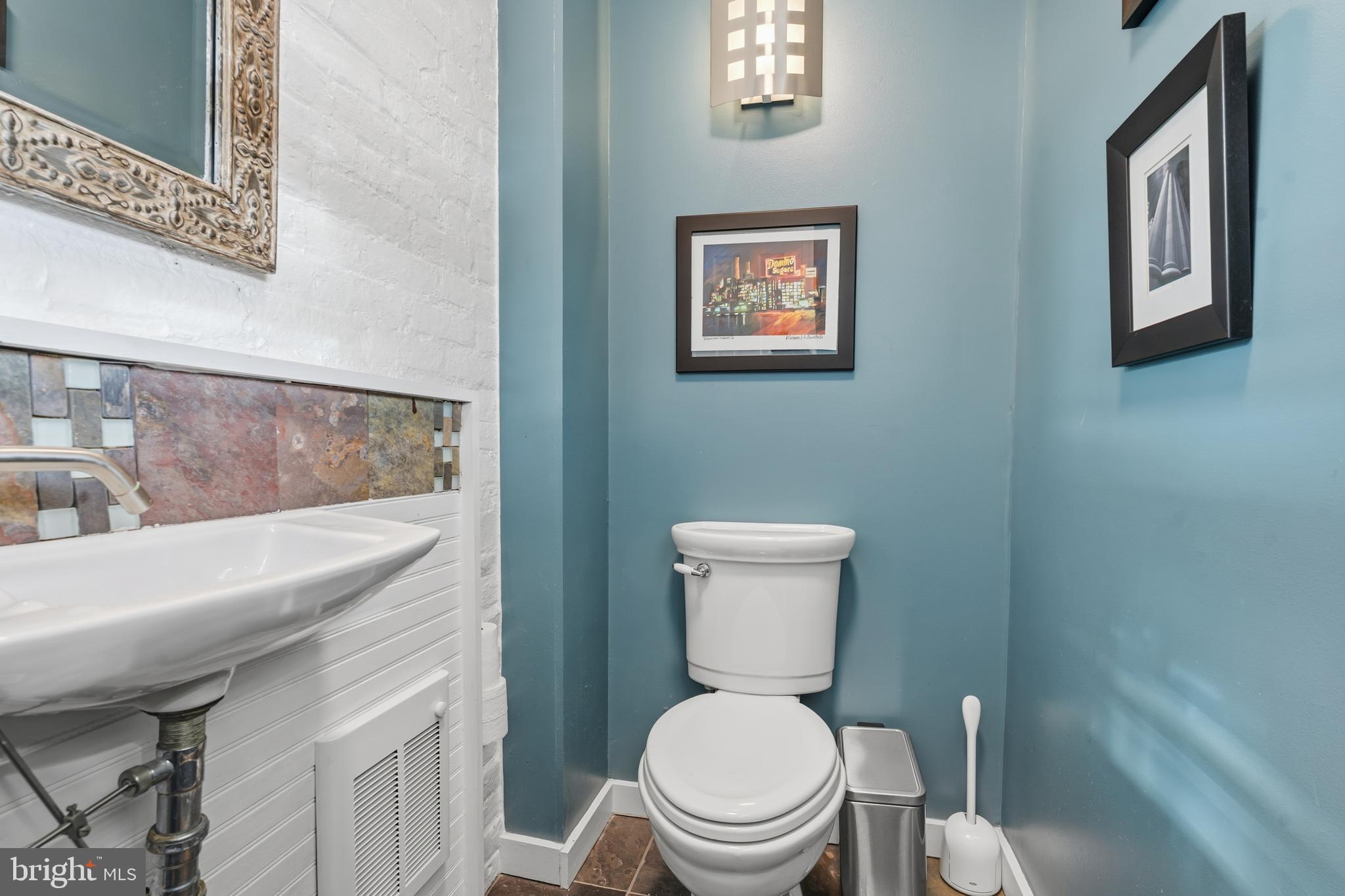 305 E HAMBURG STREET