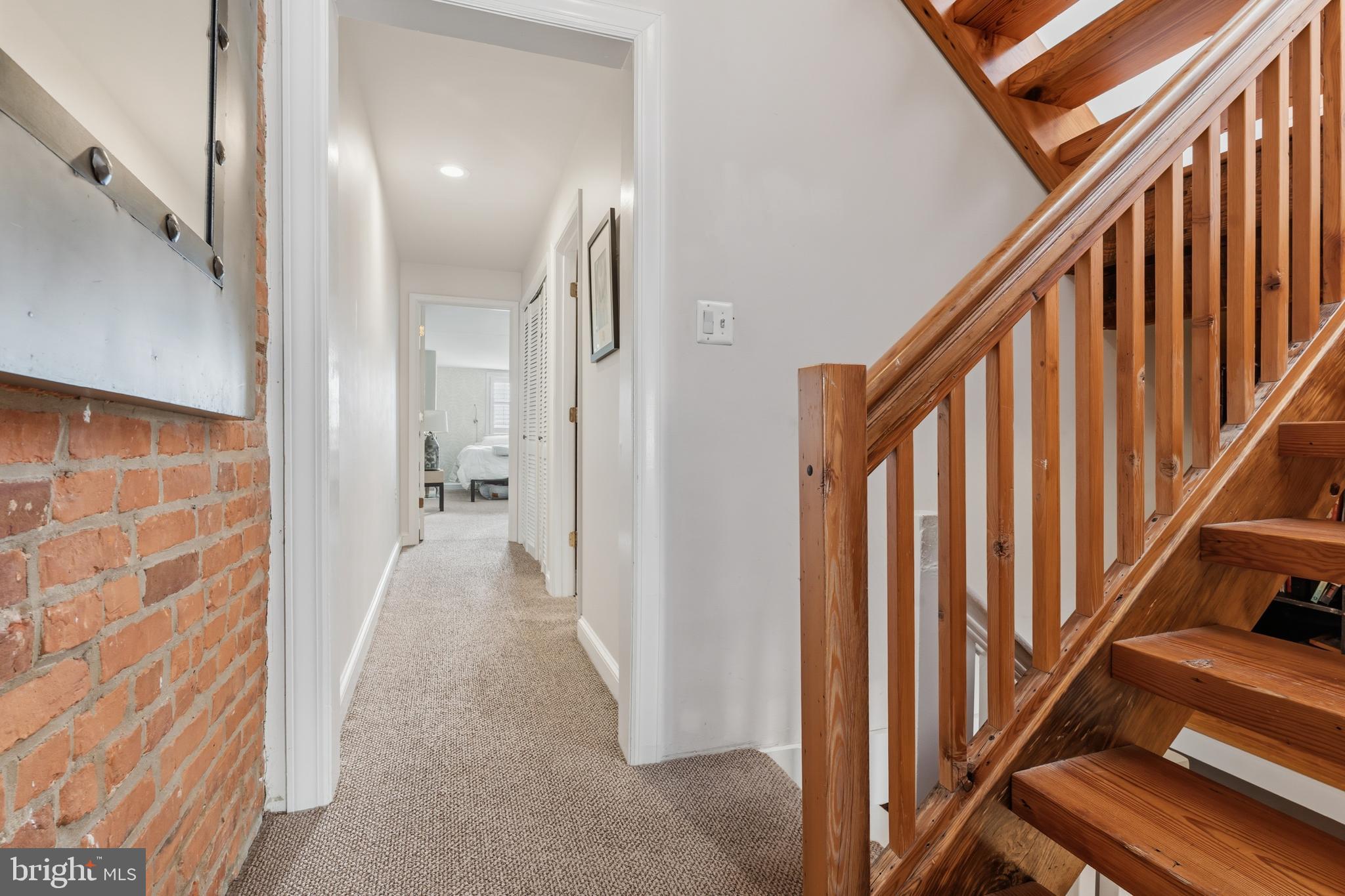 305 E HAMBURG STREET