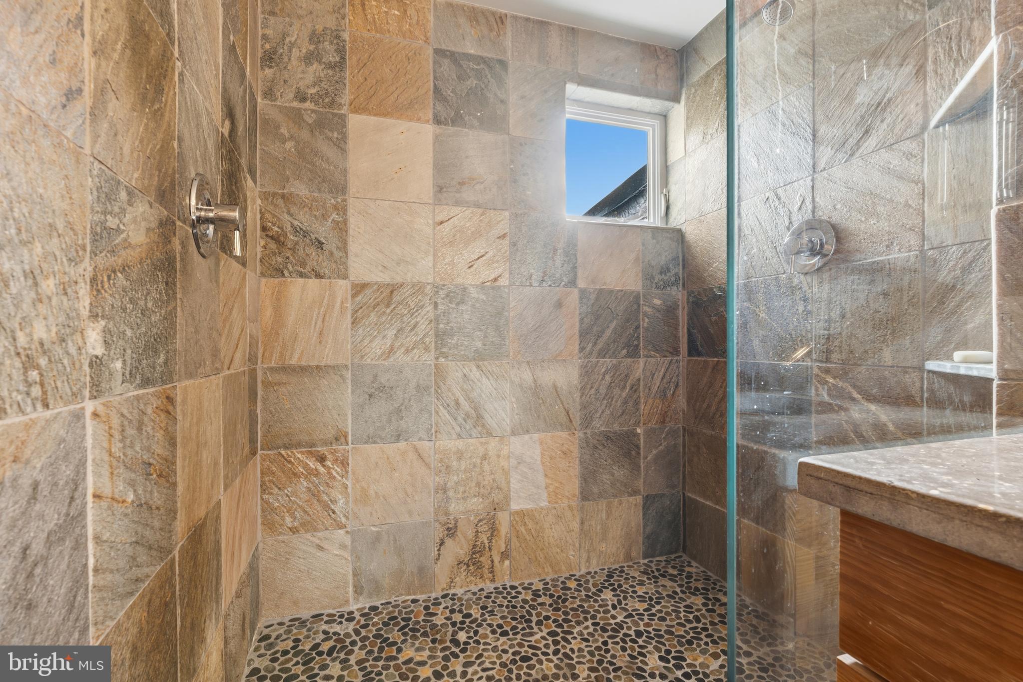 305 E HAMBURG STREET