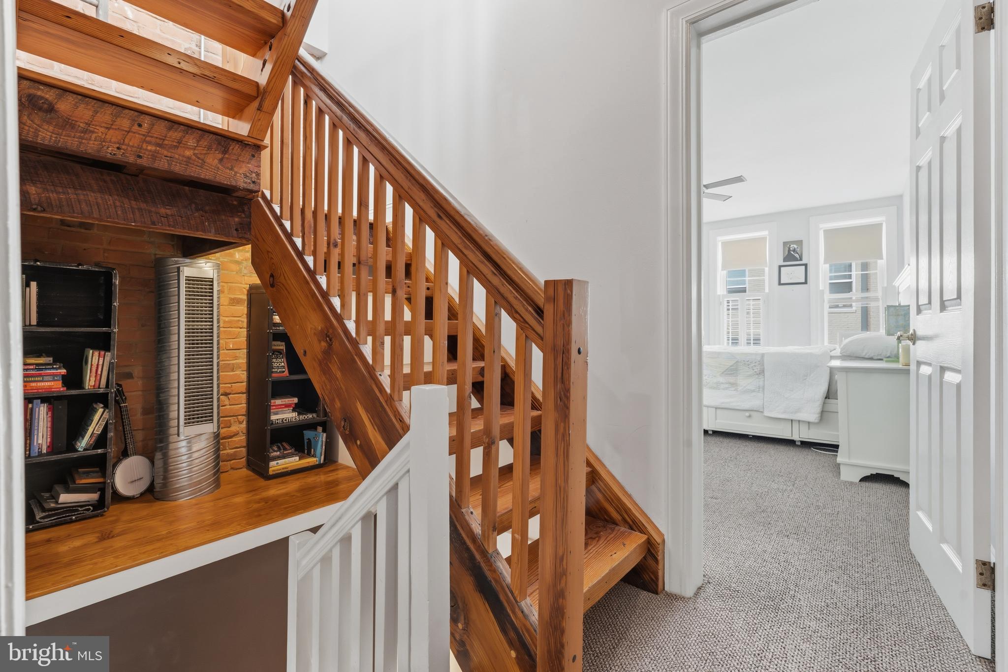 305 E HAMBURG STREET