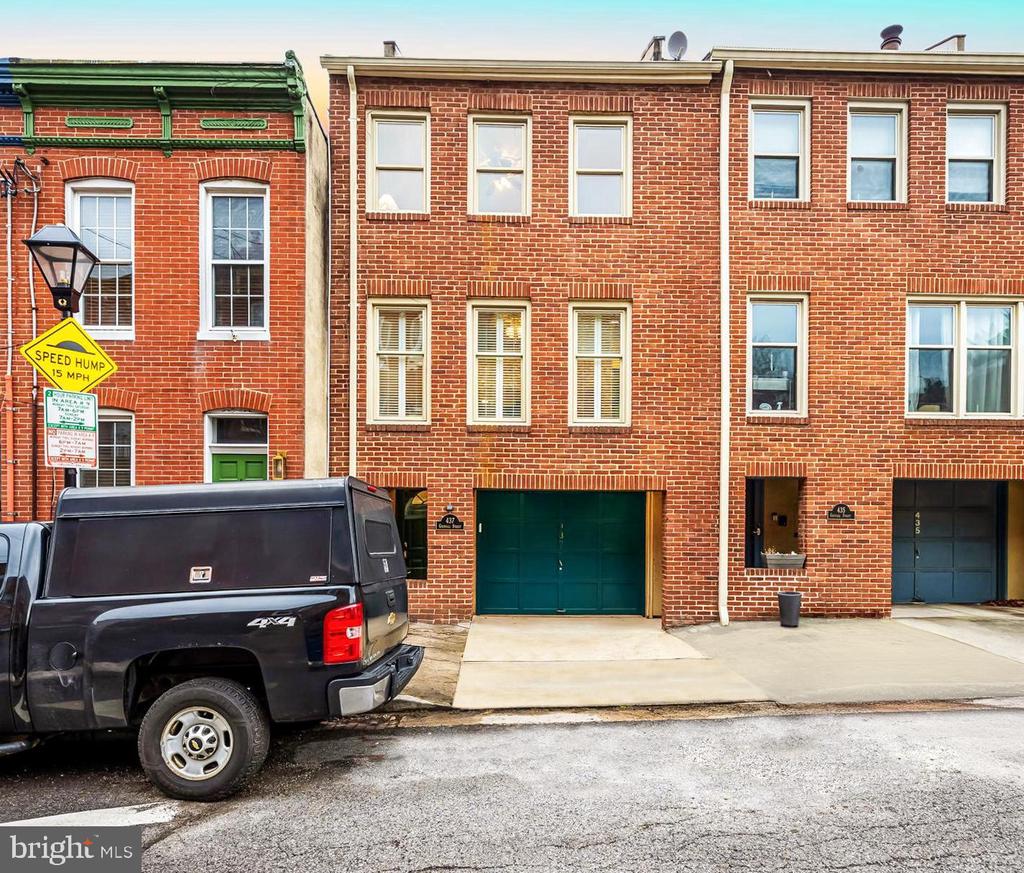 437 GRINDALL STREET