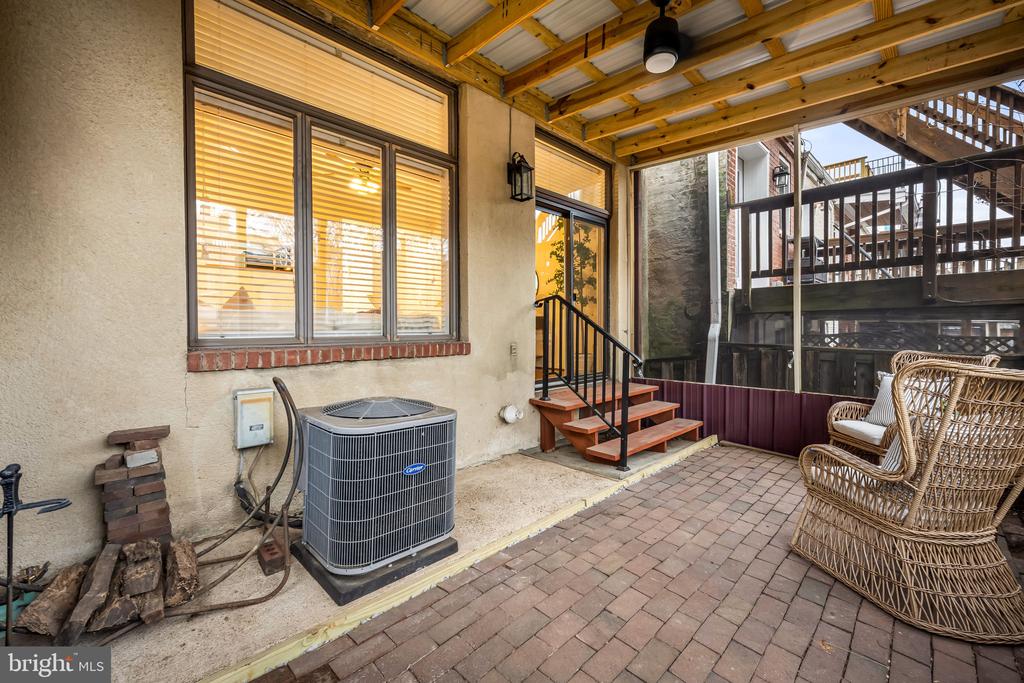 437 GRINDALL STREET