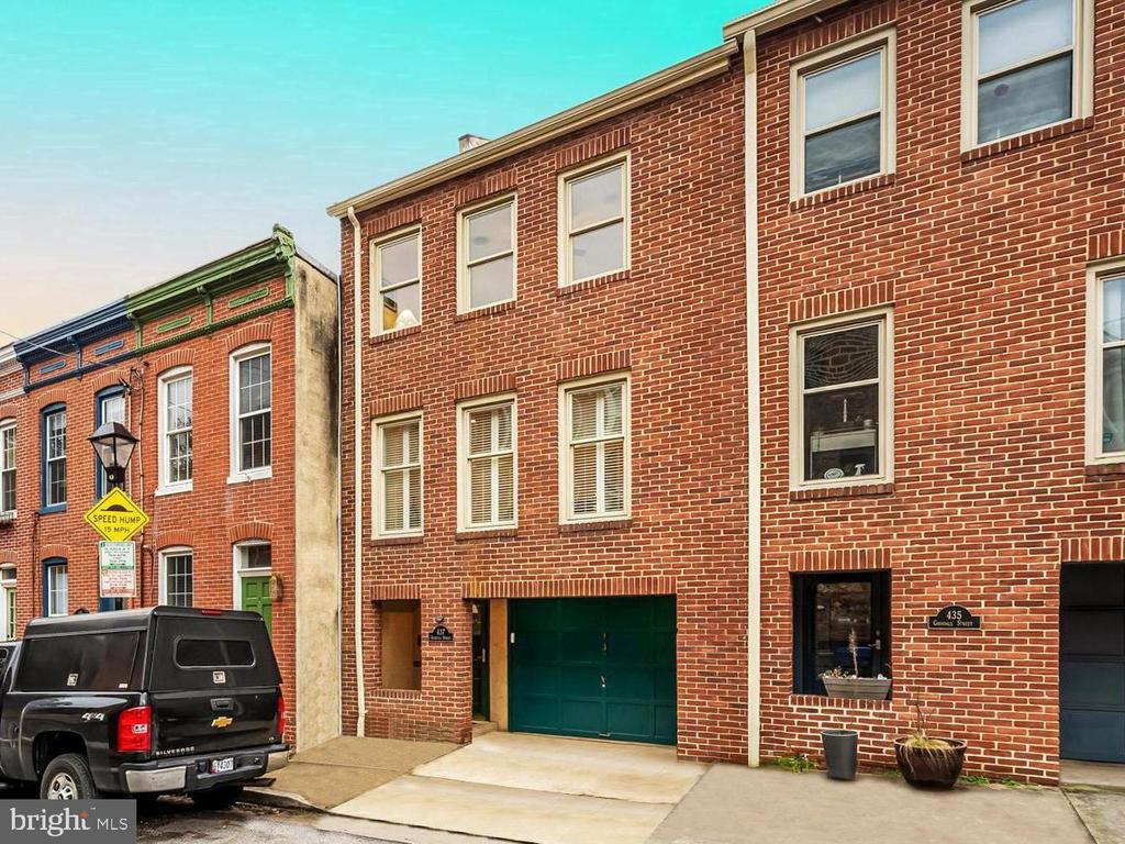 437 GRINDALL STREET