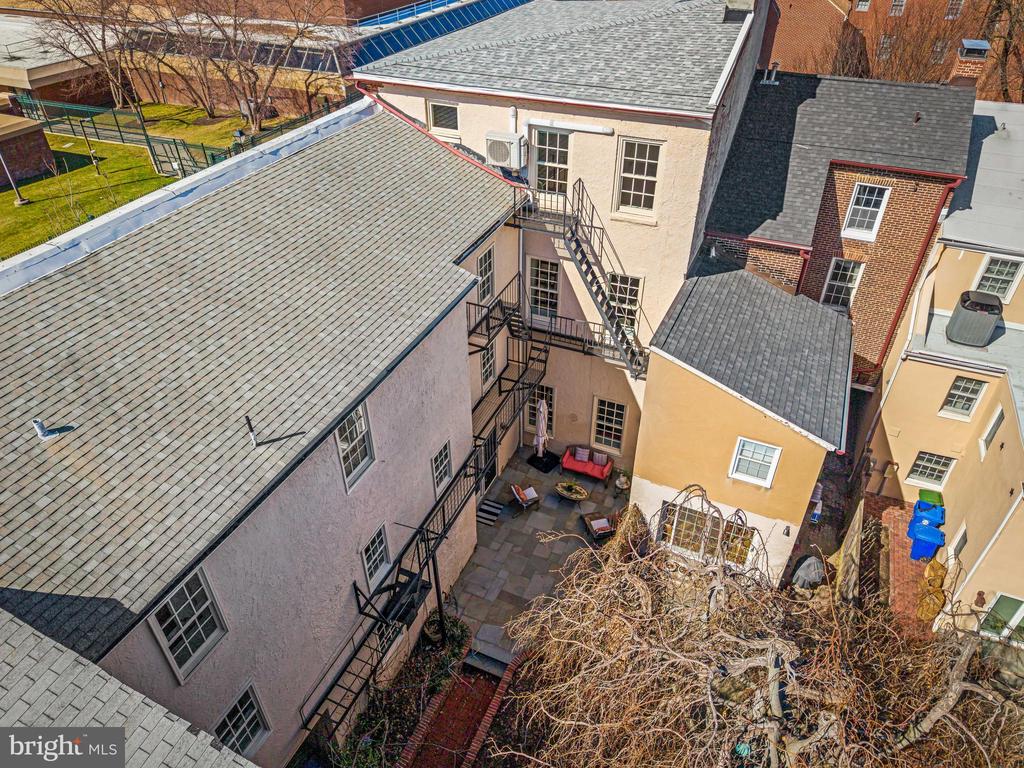 137 W LEE STREET