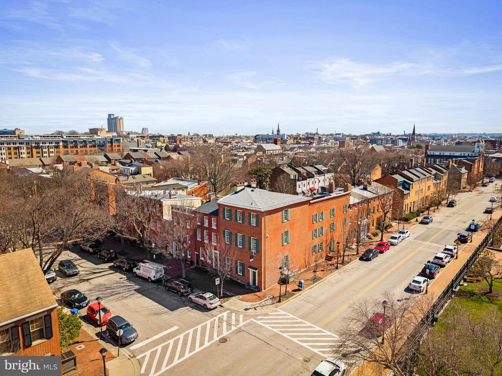137 W LEE STREET