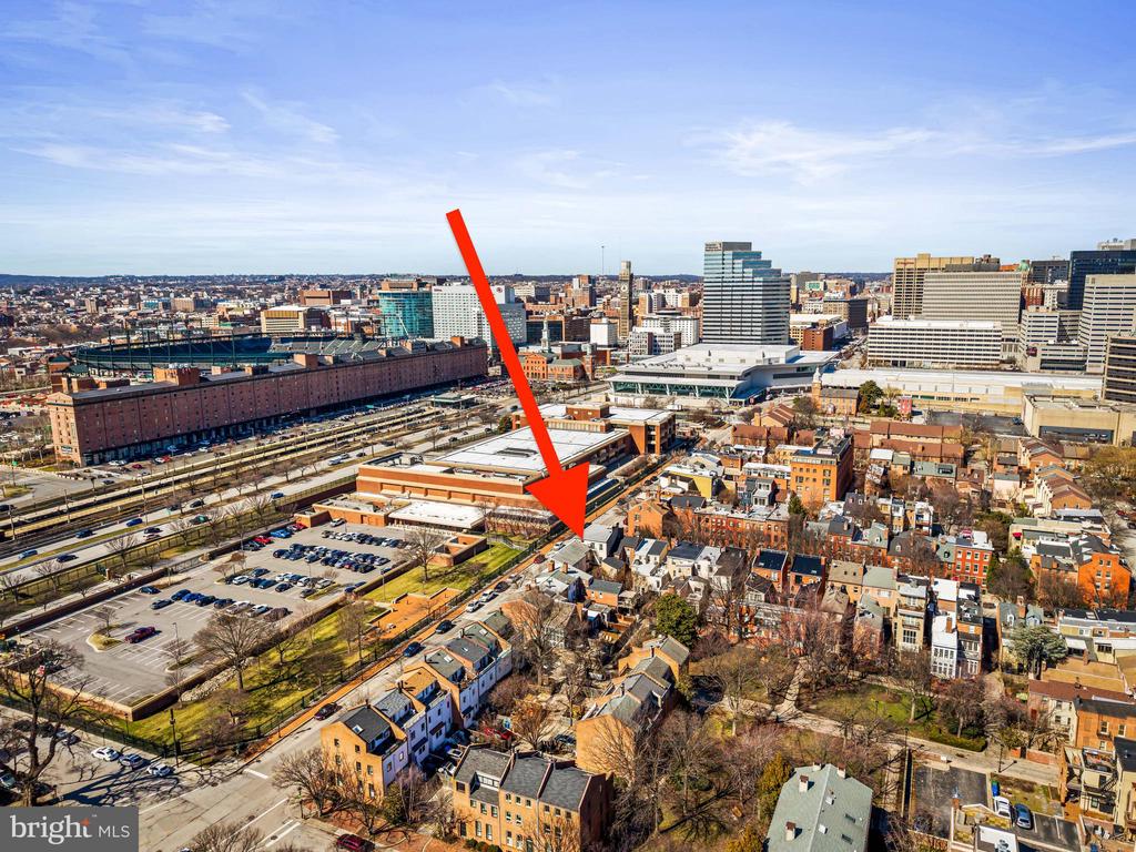 137 W LEE STREET