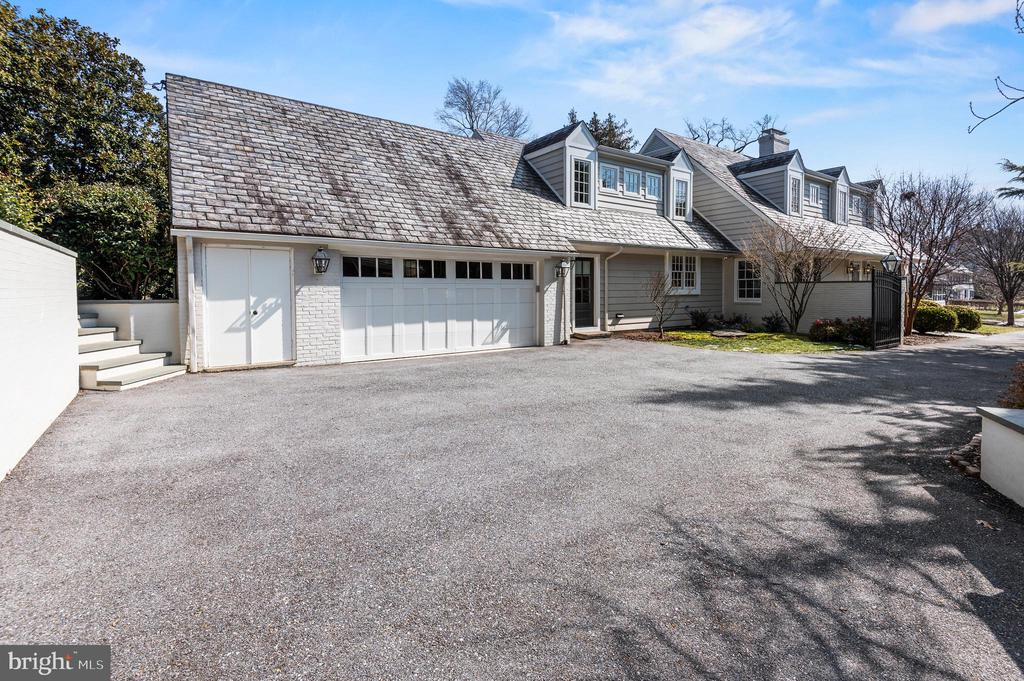10 OVERHILL ROAD