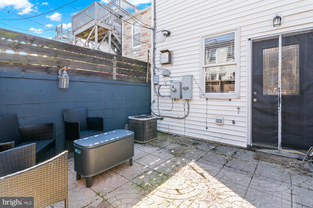 9 LINWOOD AVENUE N