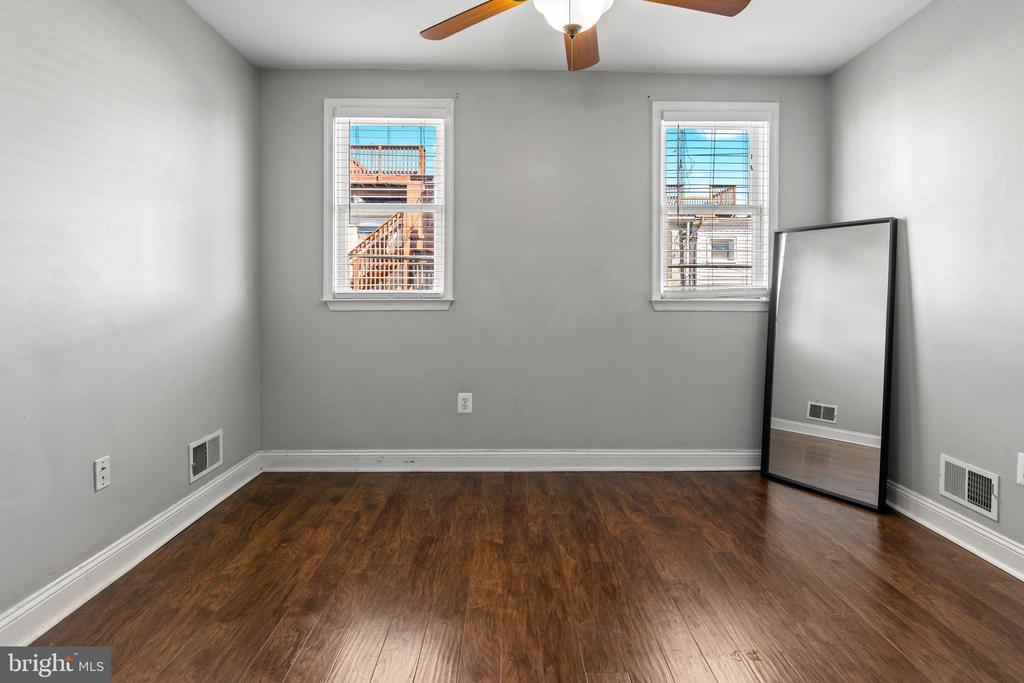 9 LINWOOD AVENUE N