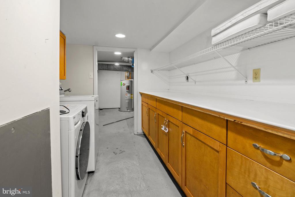 9 LINWOOD AVENUE N