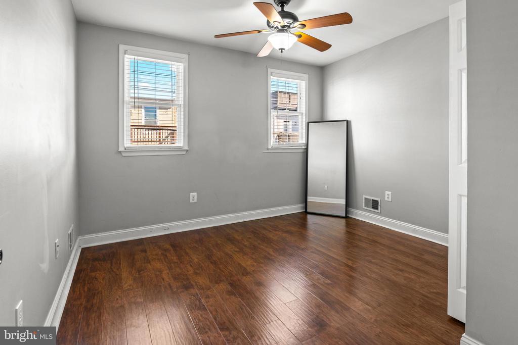 9 LINWOOD AVENUE N