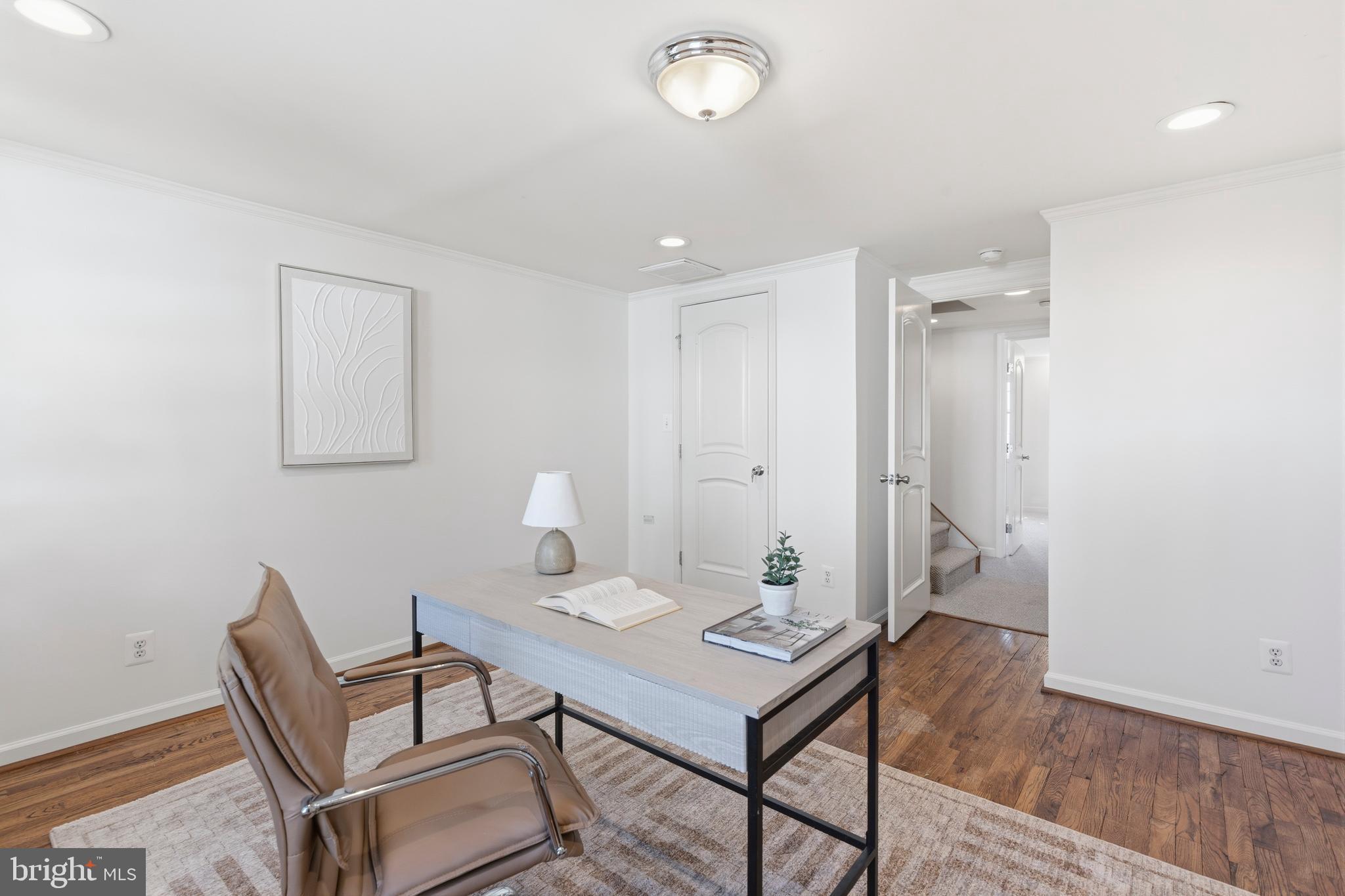 123 W READ STREET