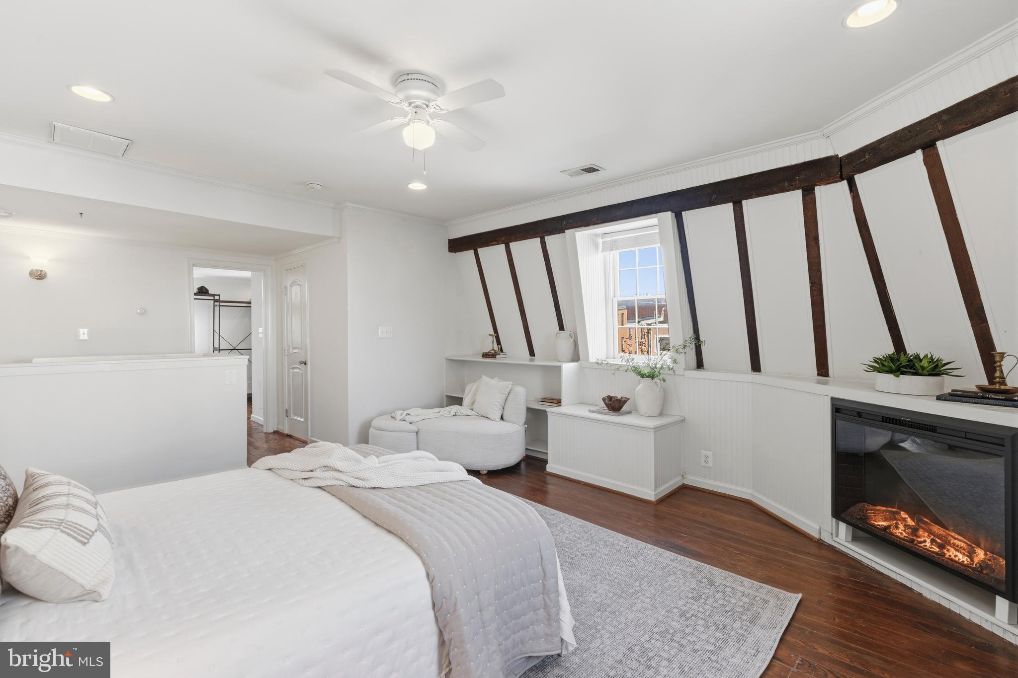 123 W READ STREET