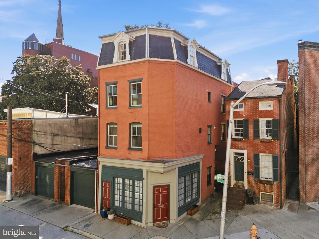 123 W READ STREET