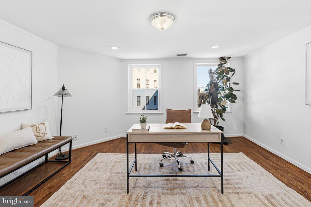 123 W READ STREET