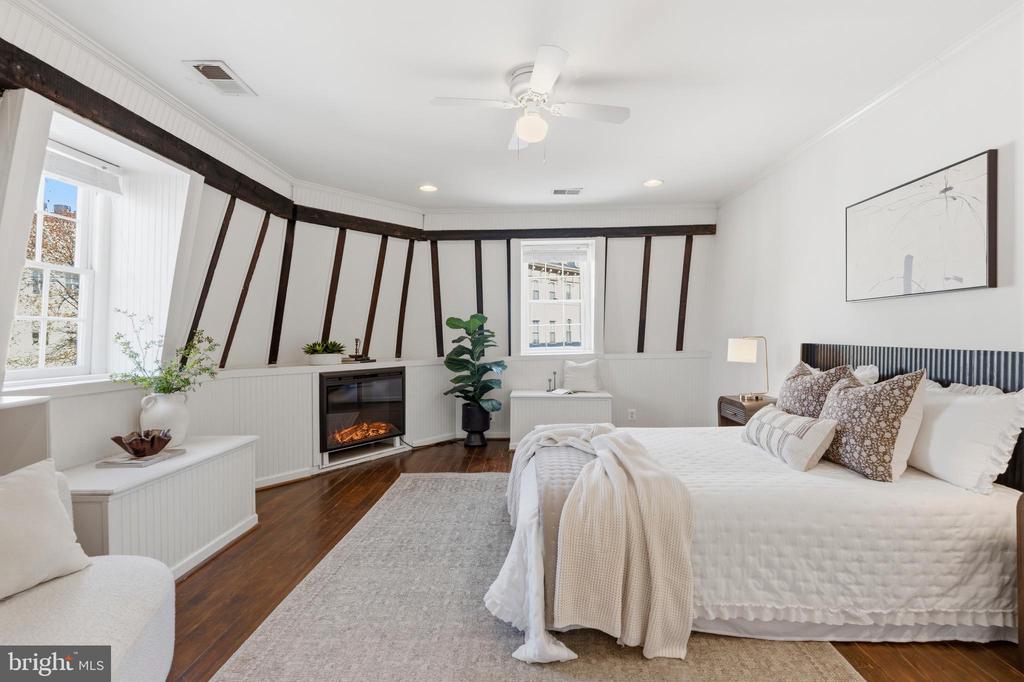 123 W READ STREET