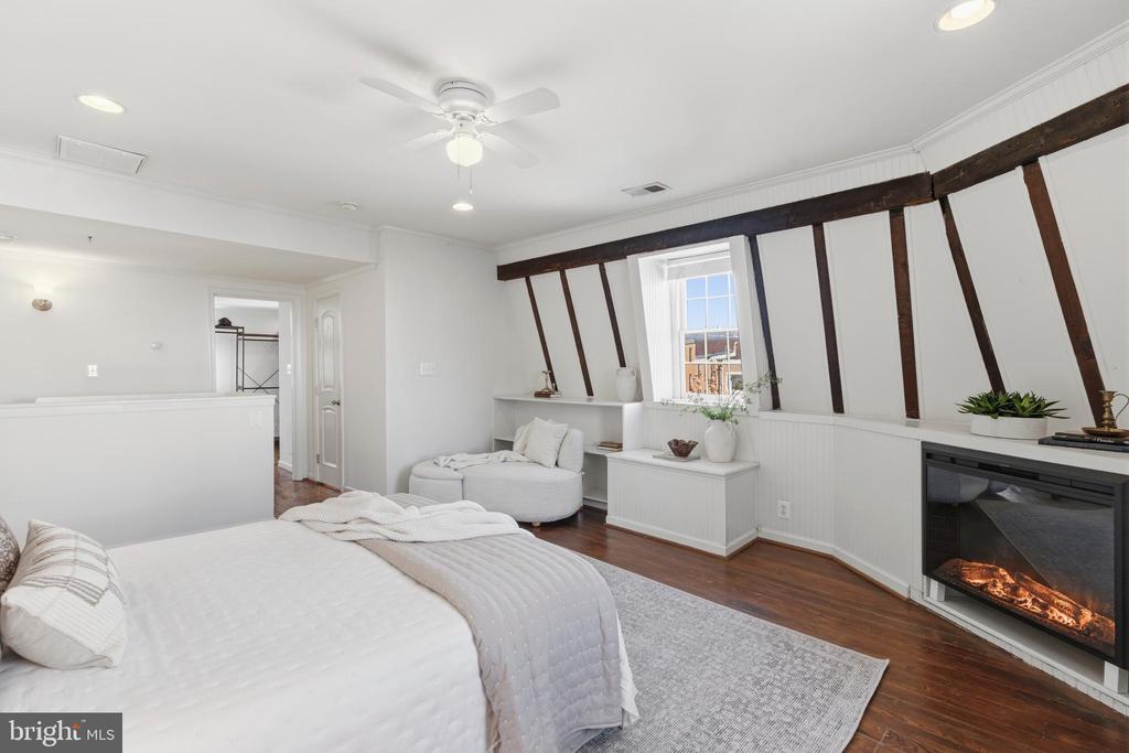 123 W READ STREET
