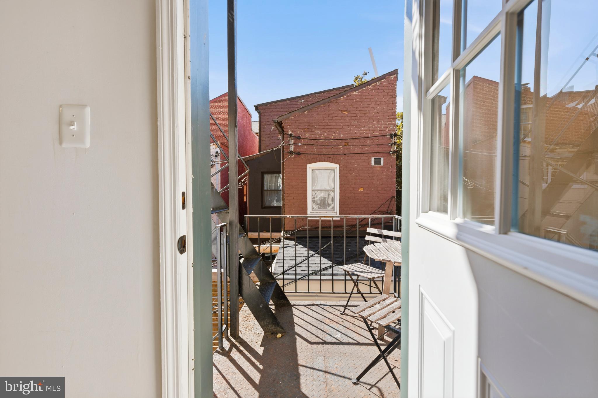 123 W READ STREET