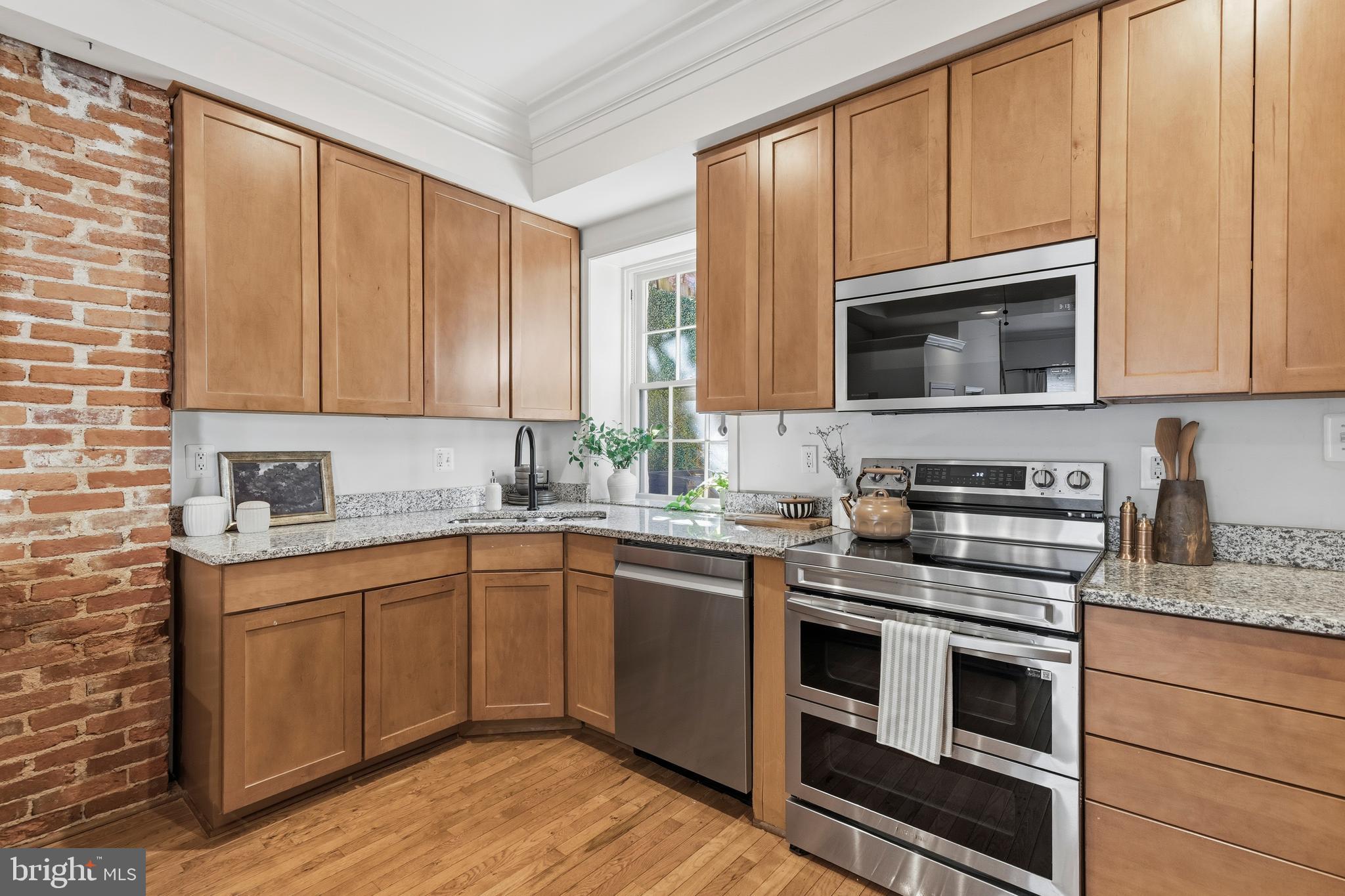 123 W READ STREET