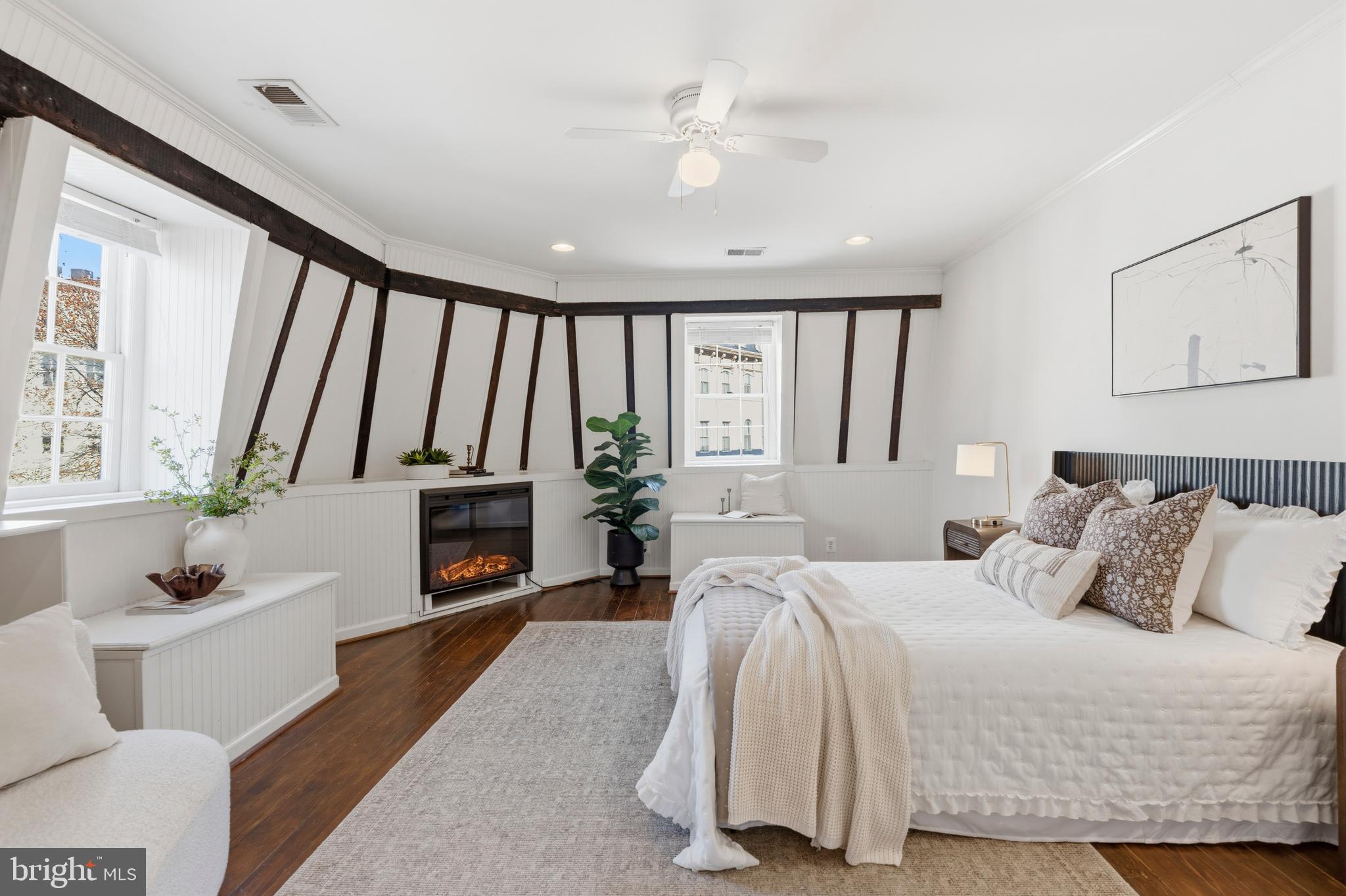 123 W READ STREET