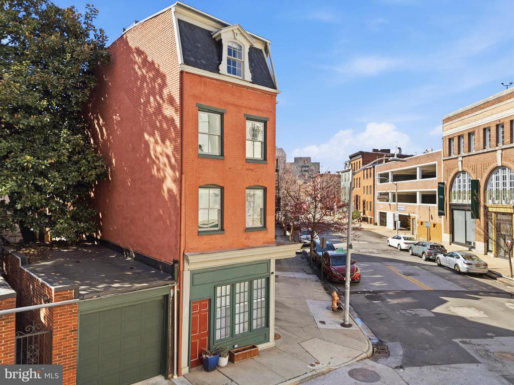 123 W READ STREET