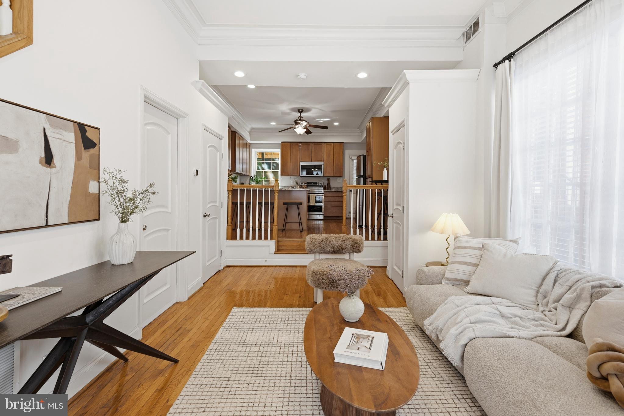 123 W READ STREET