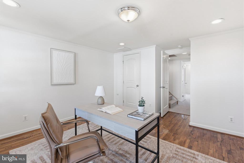 123 W READ STREET