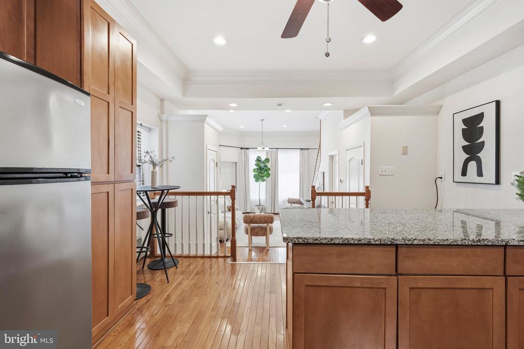 123 W READ STREET