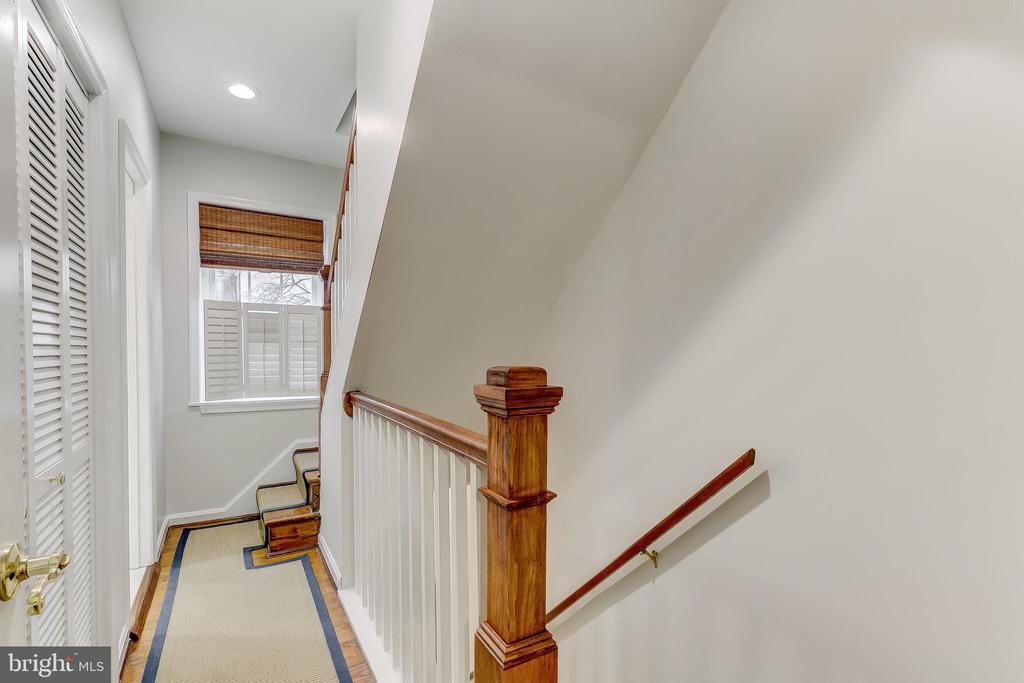 145 W HILL STREET