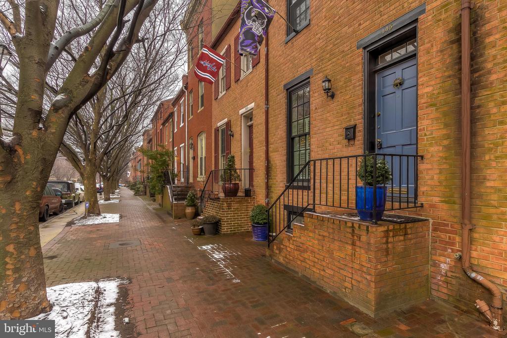 145 W HILL STREET