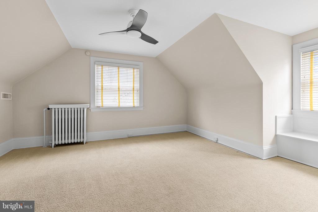 10 MIDVALE ROAD