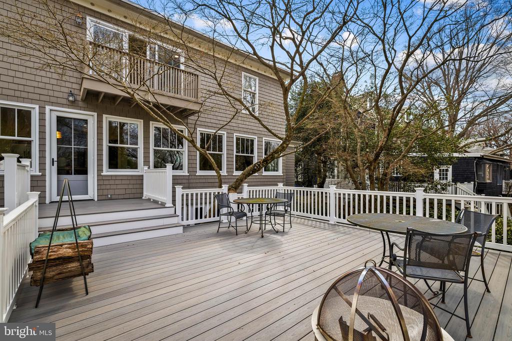 10 MIDVALE ROAD