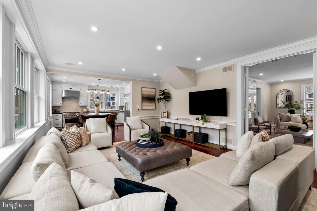 10 MIDVALE ROAD