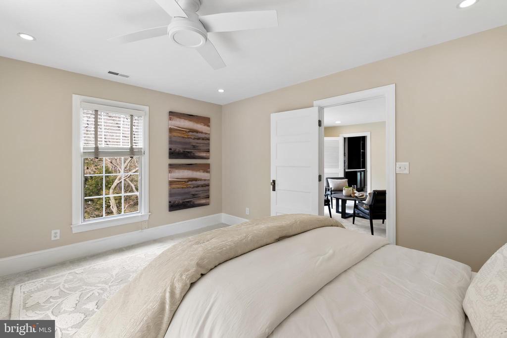 10 MIDVALE ROAD