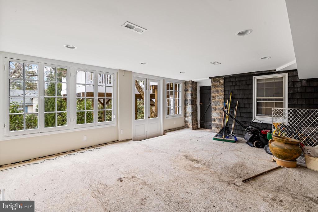 10 MIDVALE ROAD
