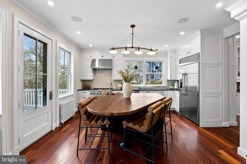 10 MIDVALE ROAD