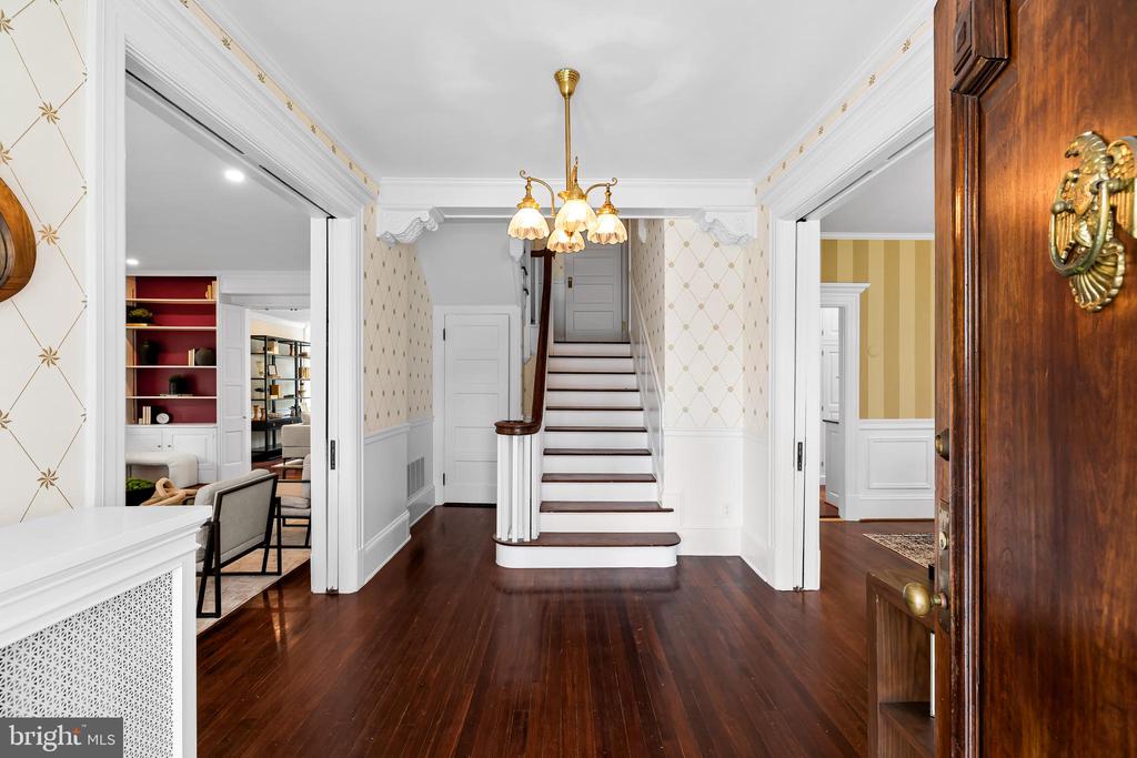 10 MIDVALE ROAD