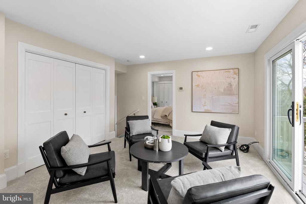 10 MIDVALE ROAD