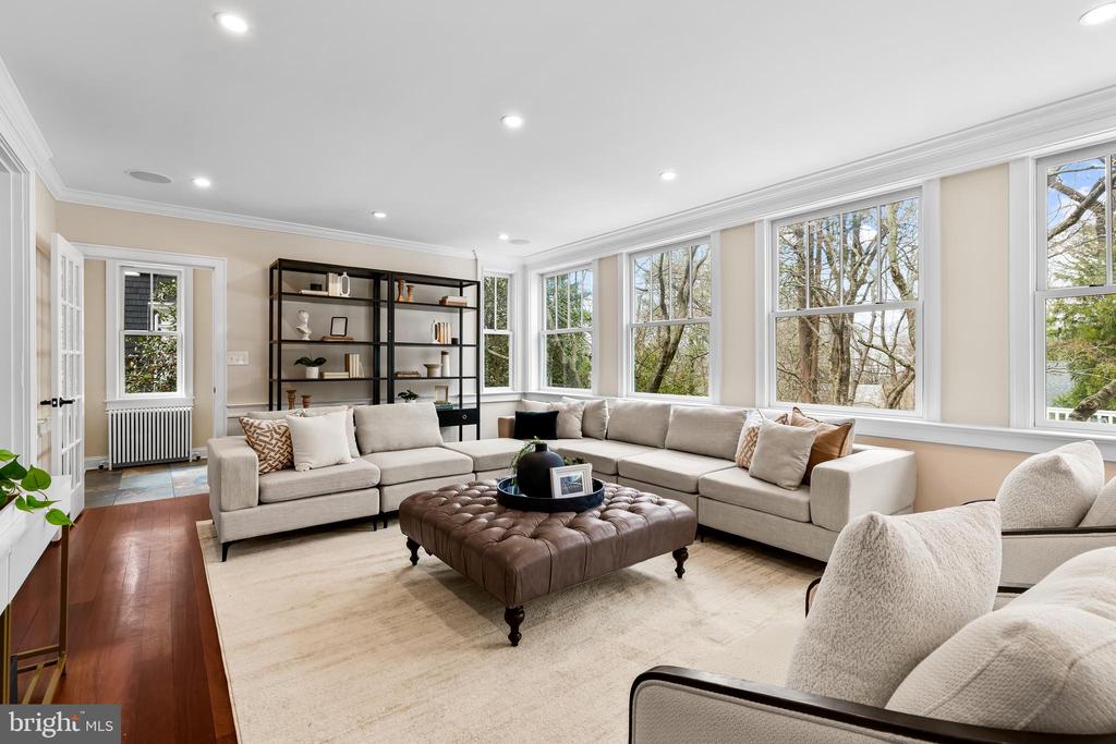 10 MIDVALE ROAD