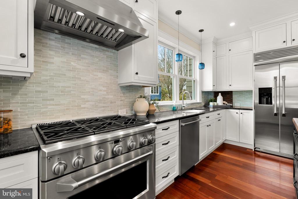 10 MIDVALE ROAD