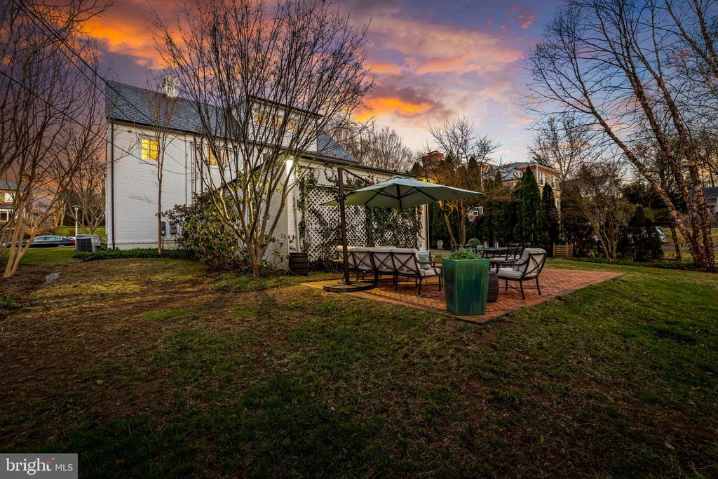5700 GREENLEAF ROAD
