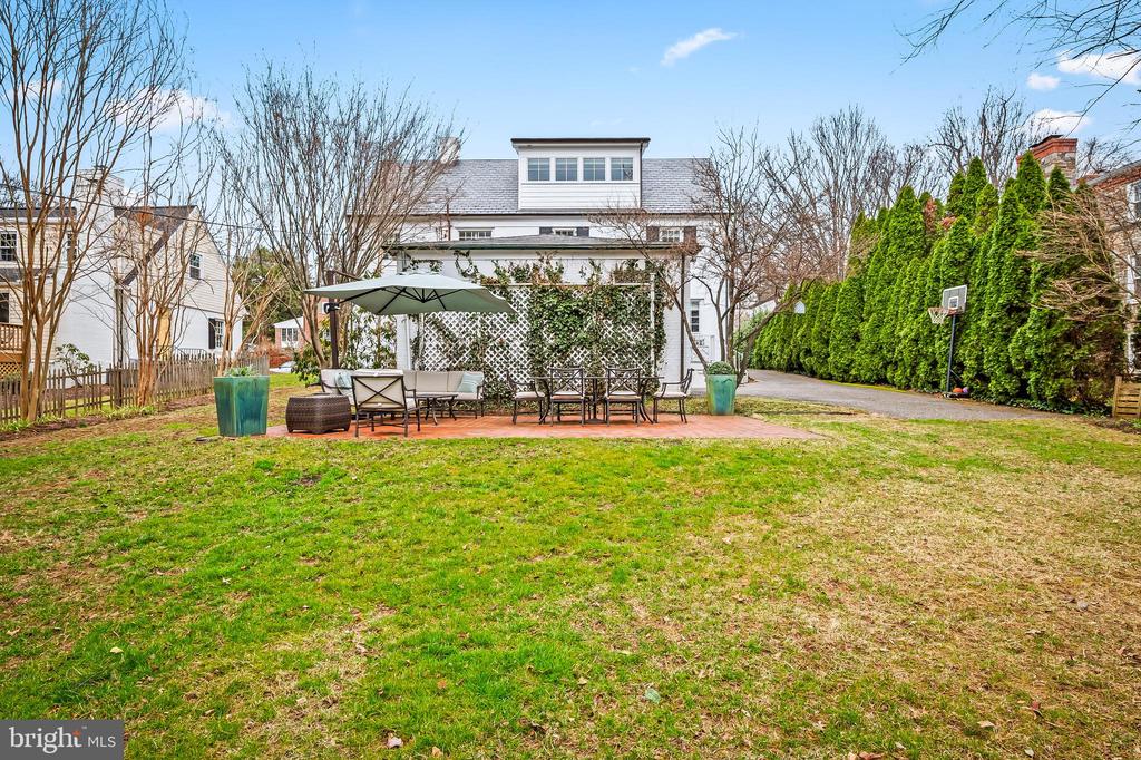 5700 GREENLEAF ROAD