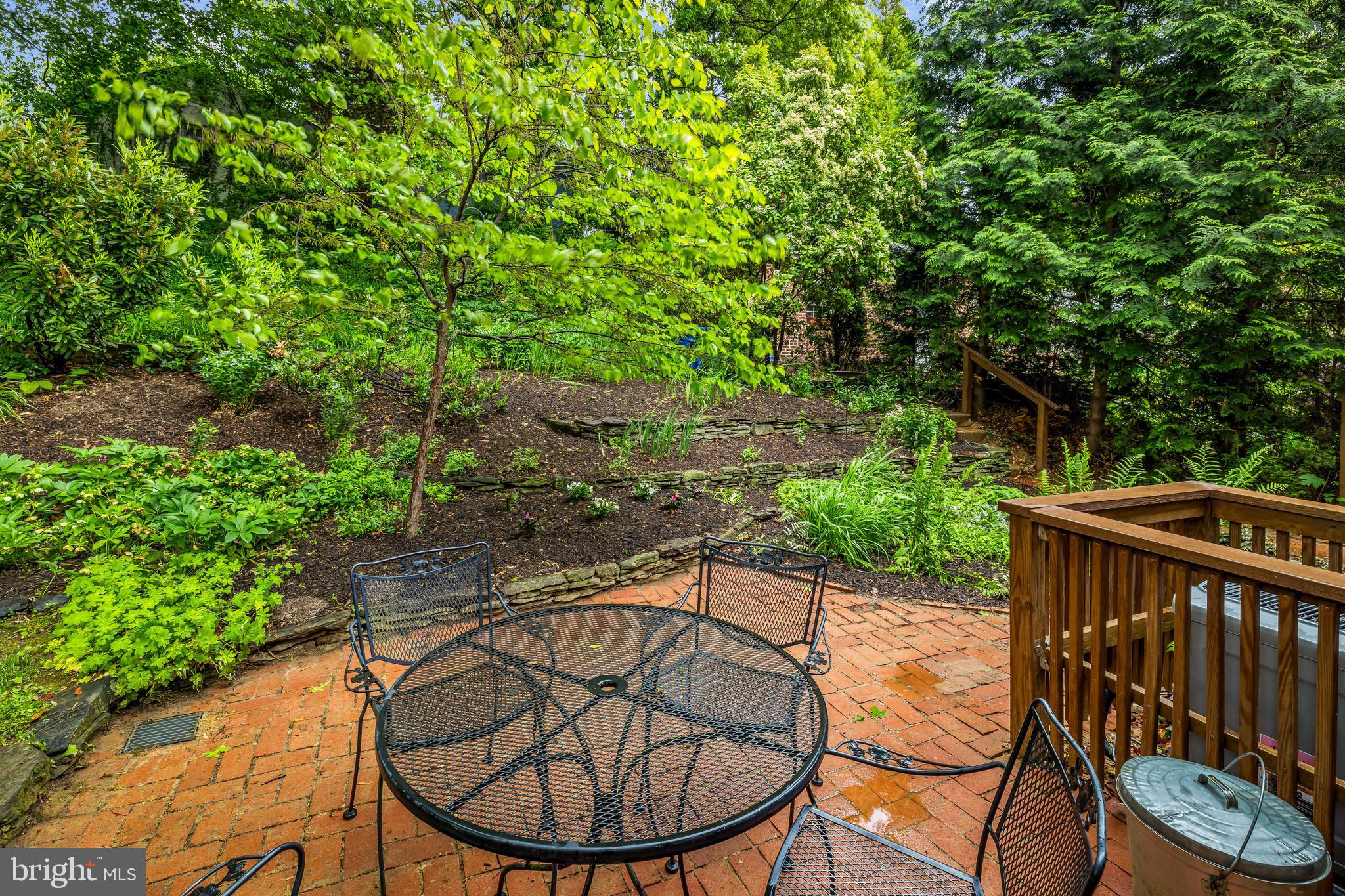 614 W UNIVERSITY PARKWAY