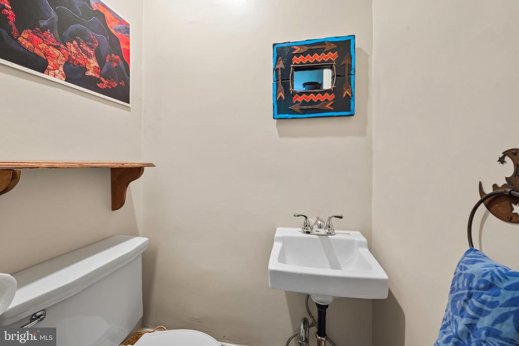 614 W UNIVERSITY PARKWAY